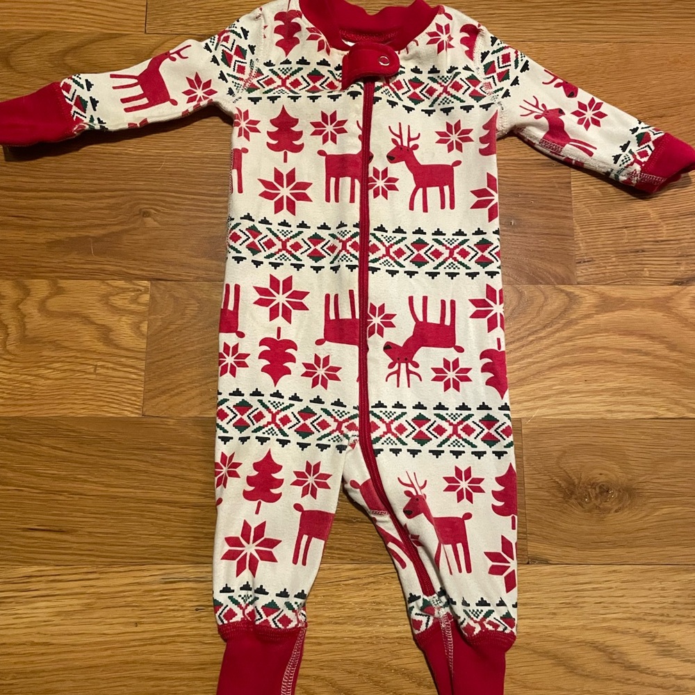 Hanna Andersson Red and White Kids Sleeper in Dear Deer